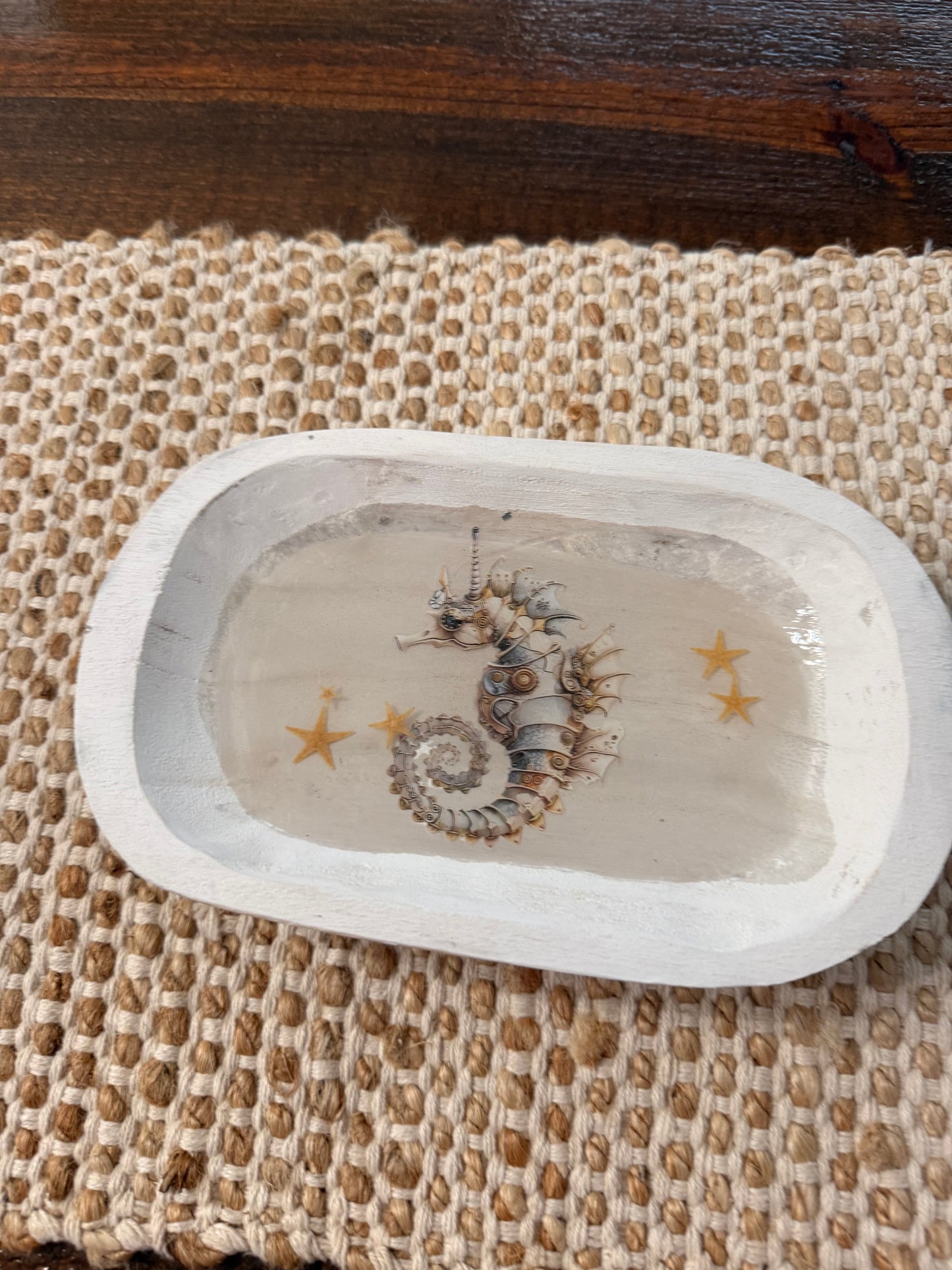 Distressed White Farmhouse Seahorse Resin Bowl – Coastal Handcrafted Décor
